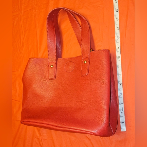 CBOCS  Red Satchel Purse w/Matching Zip Cosmetic Bag Suede Like Lining E.U.C. - Picture 8 of 13